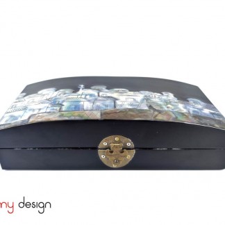 Black curved box with hinged lid and pearl old quarter shape